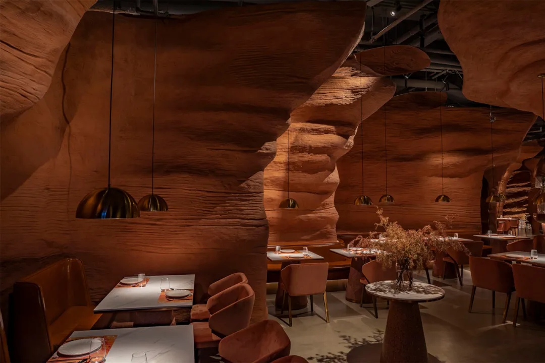烘焙深圳餐饮空间设计，让你穿梭在原始峡谷之中