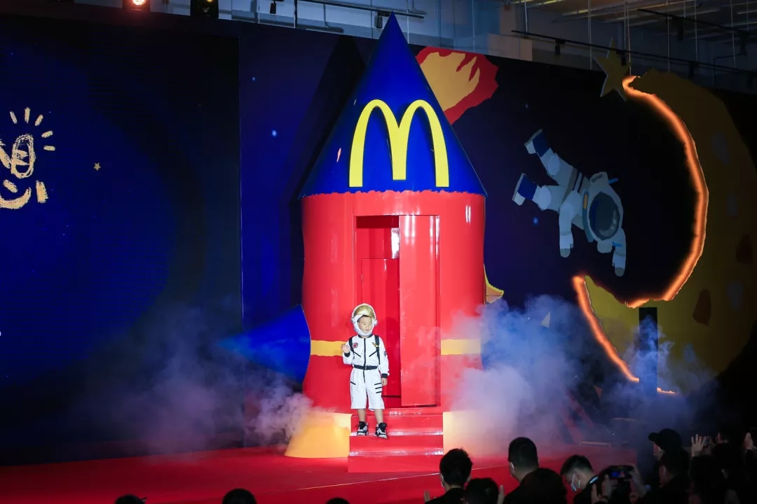 烘焙麦当劳中国为孩子“点亮梦想”，带你上天！